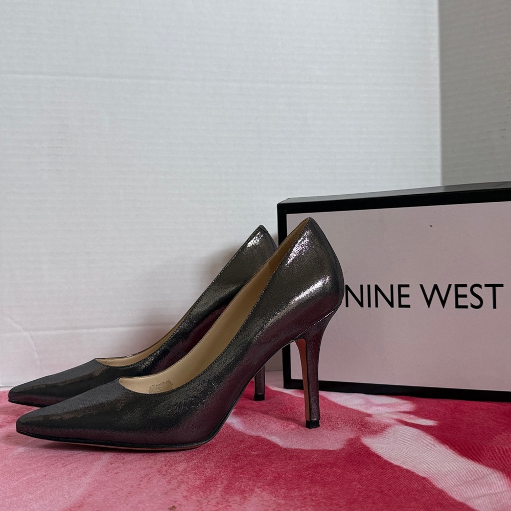 Nine West Pewter Pumps